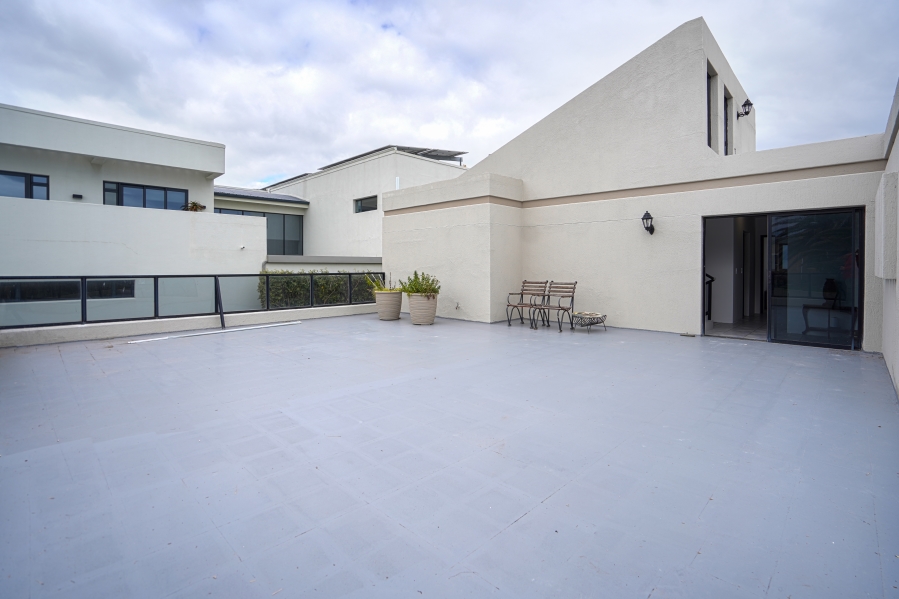 4 Bedroom Property for Sale in Van Riebeeckstrand Western Cape